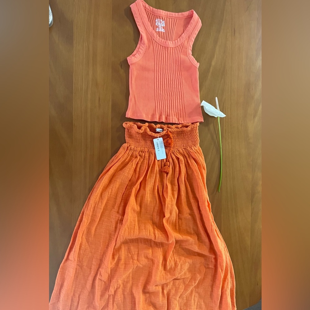 Skirt & top cute set for girls.